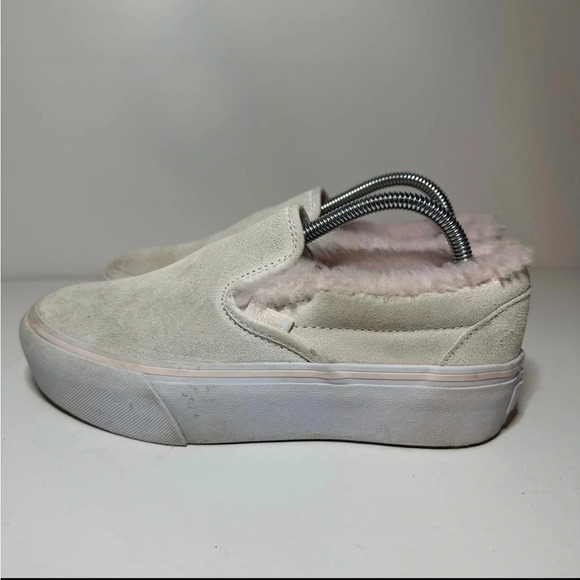 Vans classic faux fur slip on platform shoes loght pink white womens size 6 - Picture 2 of 9
